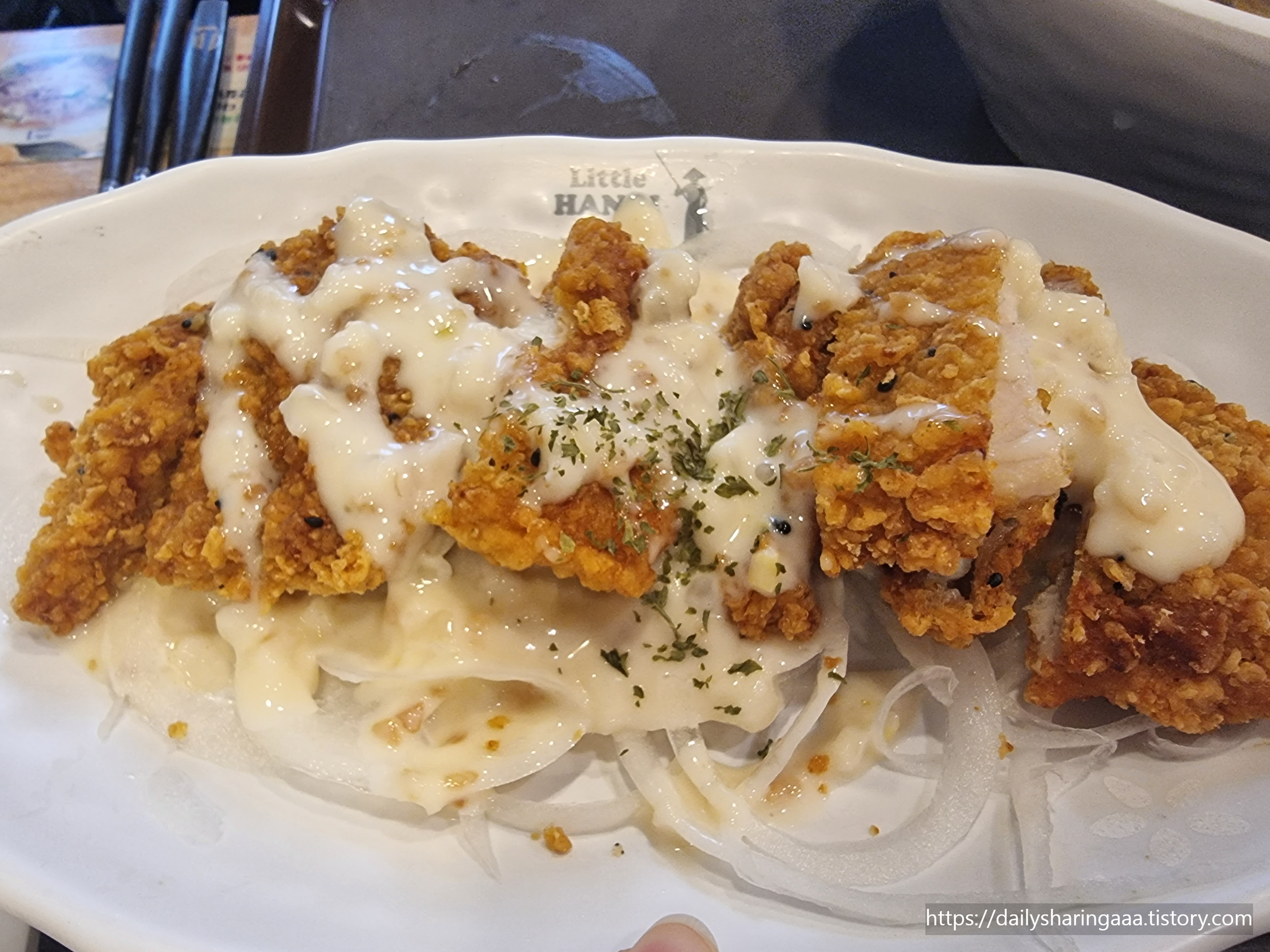 인천_서구_신현동_리틀하노이_크림양파통살치킨