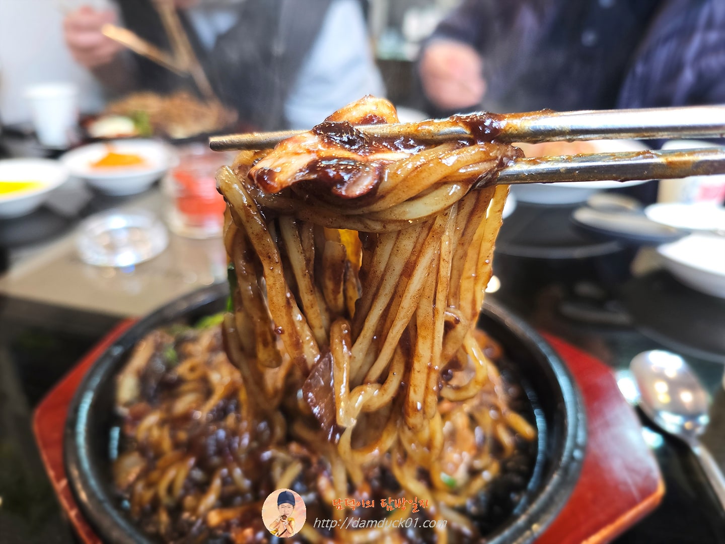 철판해물짜장