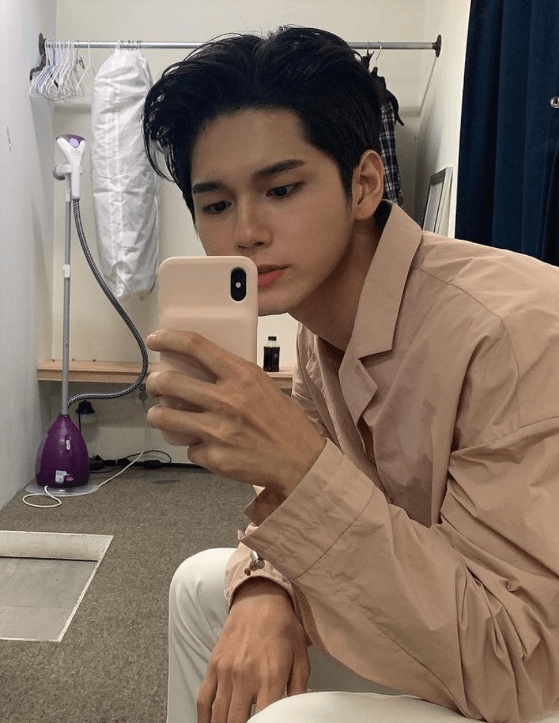 셀카-찍는-옹성우