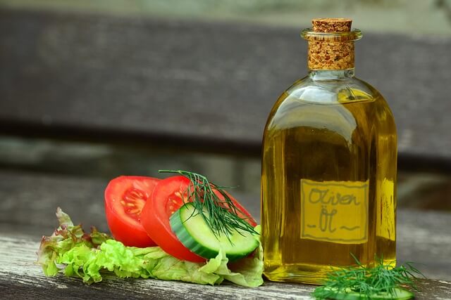 로즈마리 오일(Rosemary Oil)의 두피 건강 및 발모 촉진 기능
