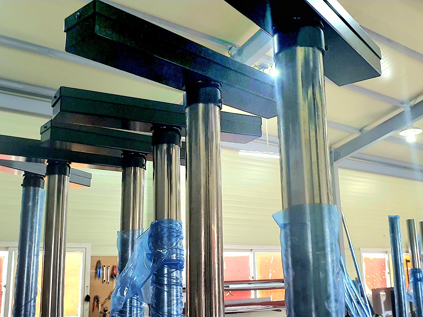 CCTV폴대도-함께-제작합니다.