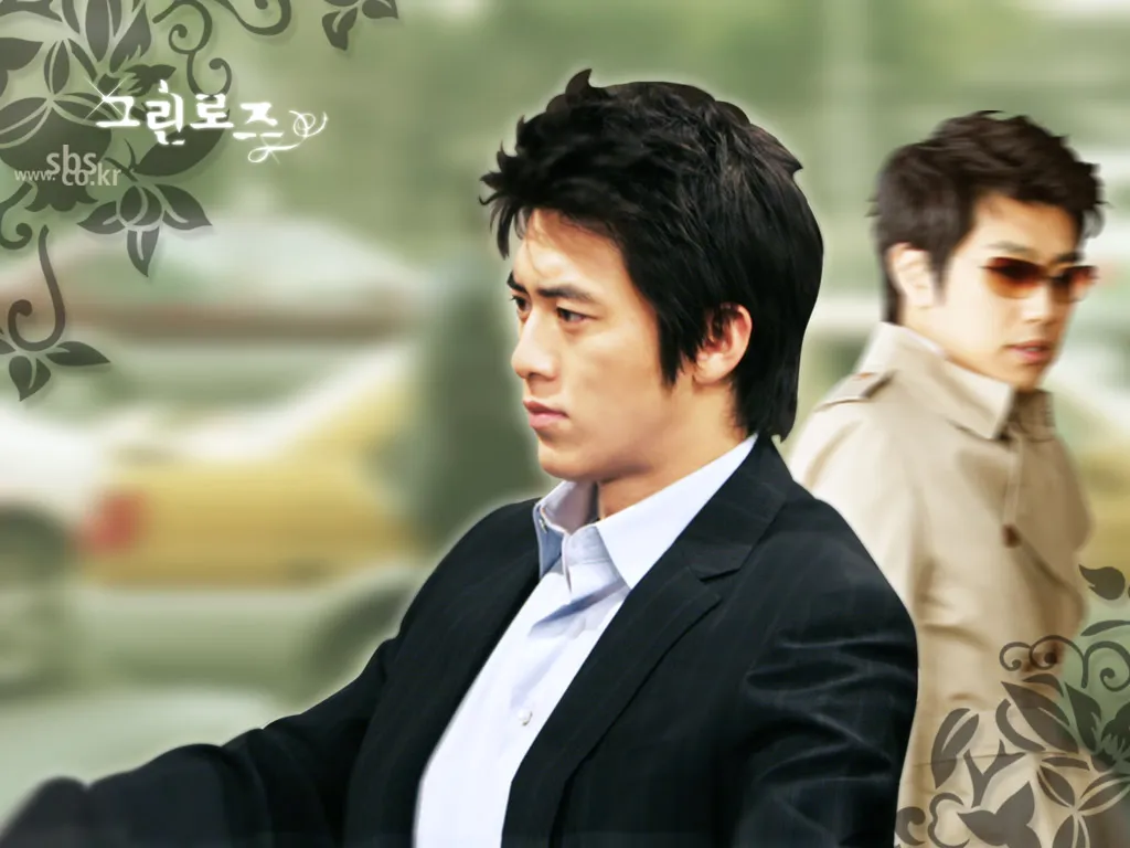 억울한 누명을 벗기 위해 돌아온 남자, 배신과 사랑 사이에서 흔들리는 복수극 그린로즈 이미지