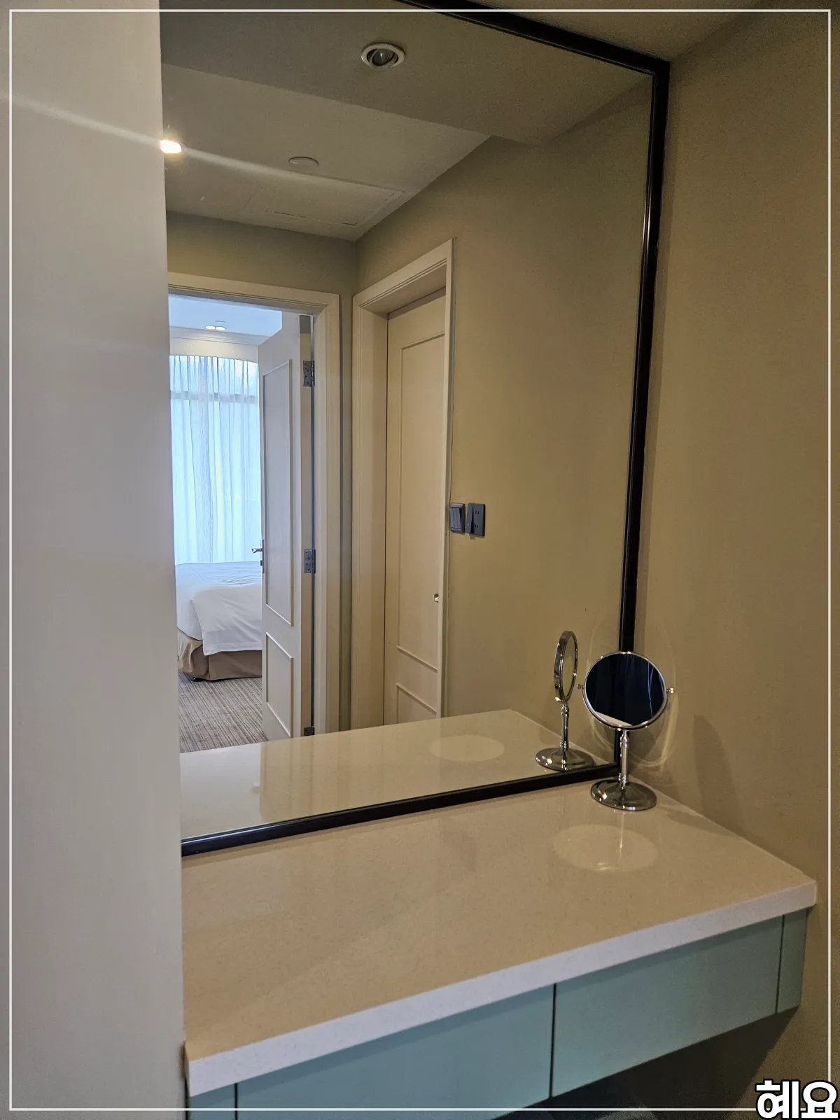 상하이-그린-코트-레지던스-시티-센터-화장대