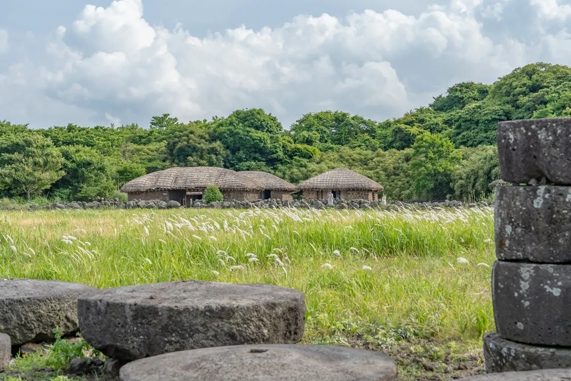 제주도 명소, 넷플릭스 '폭싹 속았수다' 촬영지 제주도 완전 정복! 숨겨진 명소부터 여행 꿀팁까지 [2025 최신 업데이트]