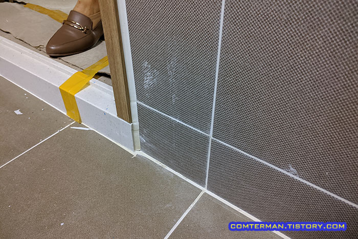 바닥 벽면 타일 문틀 몰딩 점검