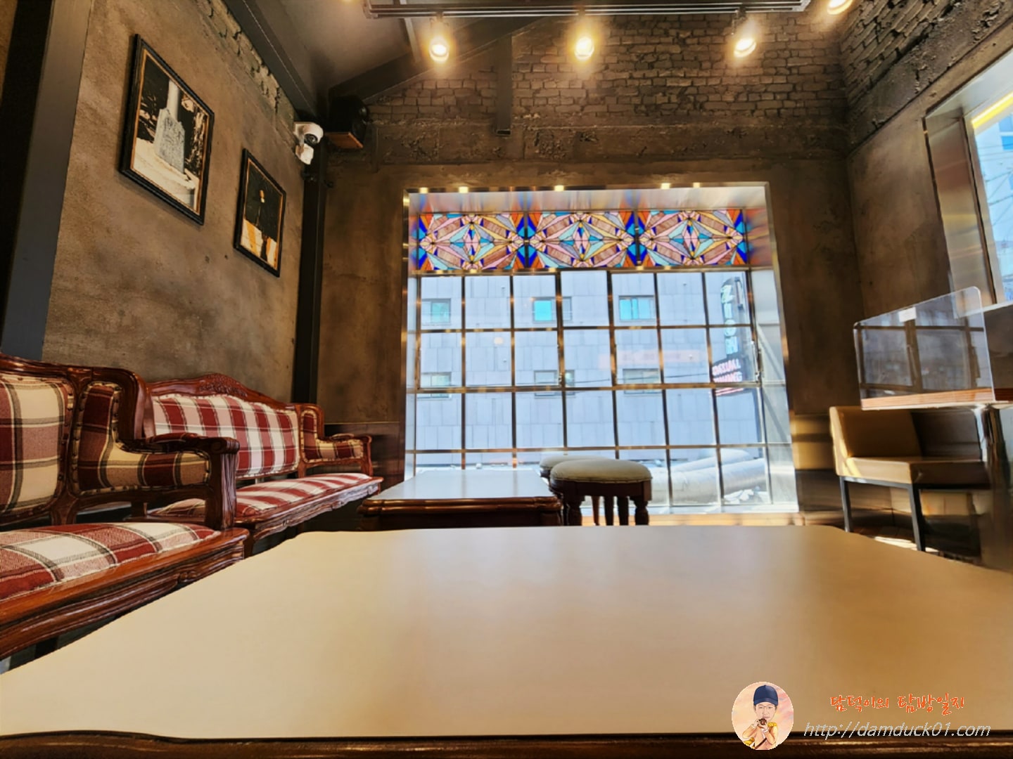 호텔 로비 같은 인테리어