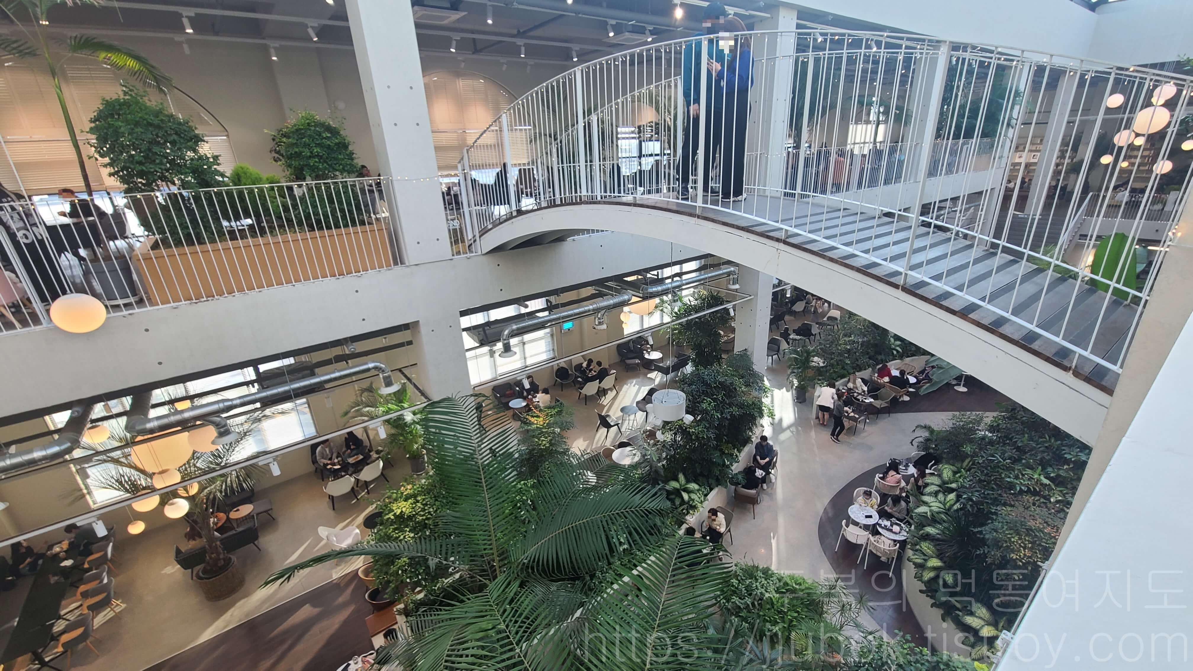 앤드-테라스-AND-TERRACE-파주점-3층-브릿지