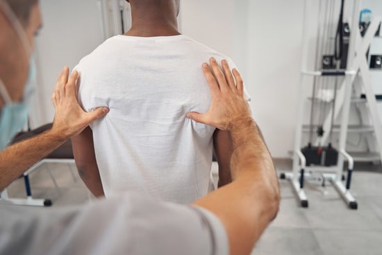 팔 저림&middot;손 시림의 원인? 흉곽출구증후군(TOS) 완전 정리