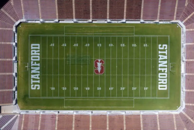 UC 버클리와 연례 미식축구 경기를 합니다