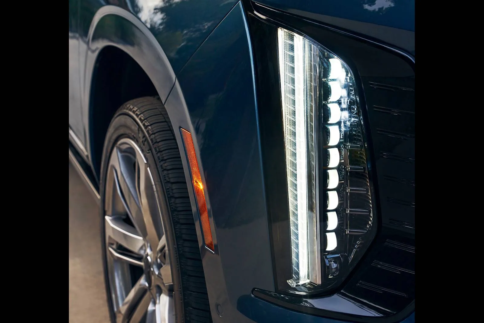 캐딜락 에스컬레이드 이미지