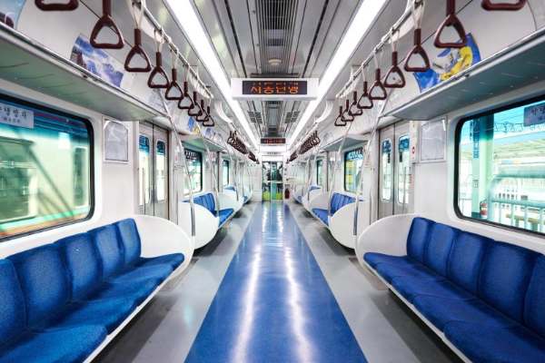 대중교통 vs. 개인차&amp;#44; 안전하고 효율적인 선택 방법