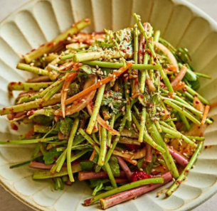 미나리무침 완성 모습