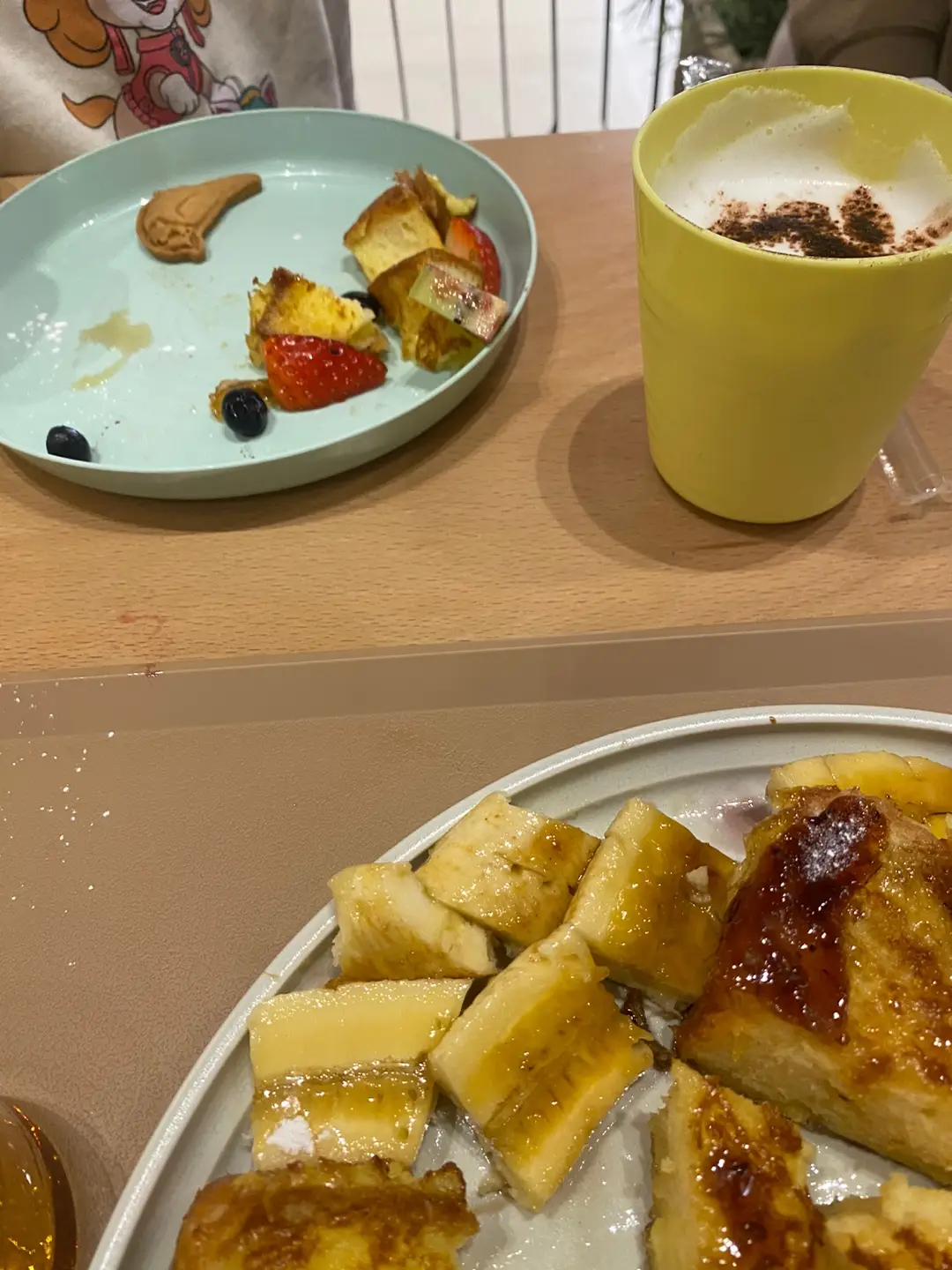 로로아눅-아기접시-음료-이미지