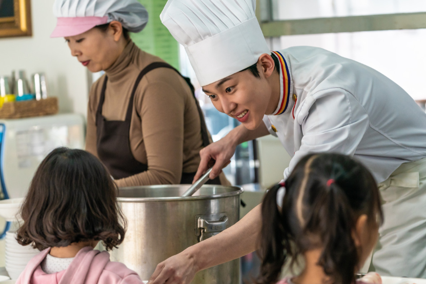 영화 대가족, 숨겨진 정자기증자 경래