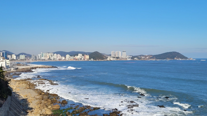 청사포 다릿돌 전망대에서 바라 본 바다