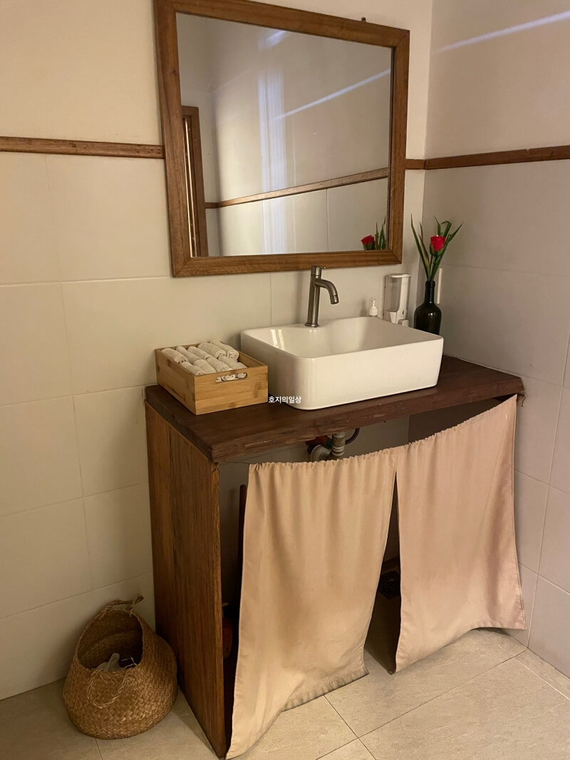 나트랑 시내 피자&파스타 맛집 라칼라 - 세면대