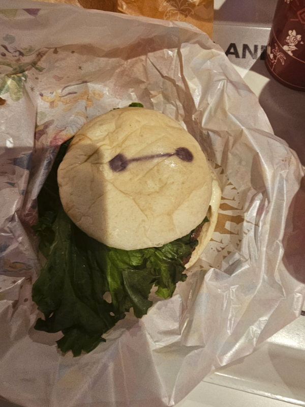 도쿄디즈니랜드 베이맥스 버거