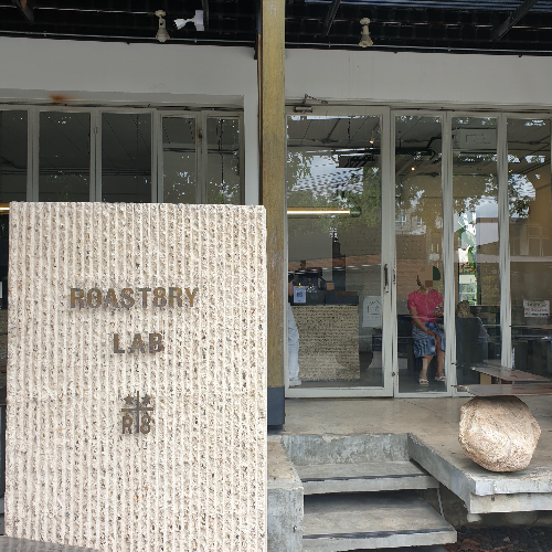 치앙마이 카페 투어 ③ : 님만해민의 핫한 카페들 (Roast8ry LAB)_매장전면