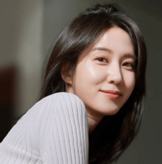 웃는 옆모습의 박은빈