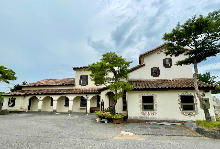 여사울 성지 성당 전경