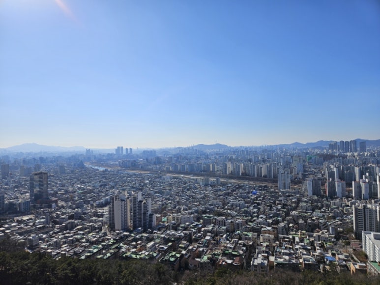용마산 하산 전경