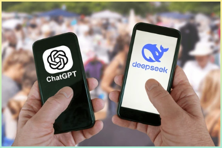 딥시크 챗지피티 흐릿한 인파와 손에 잡은 스마트폰 화면에 AI와 로고를 연다. DeepSeek은 미국에서 가장 다운로드 무료 앱이 되었습니다. 덴마크 코펜하겐 - 2025년 1월 25일.