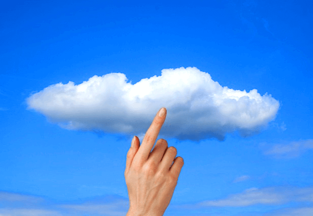 파란 하늘에 하얀 구름이 둥실 떠 있고 사람 손가락이 하늘을 찌르고 있다.