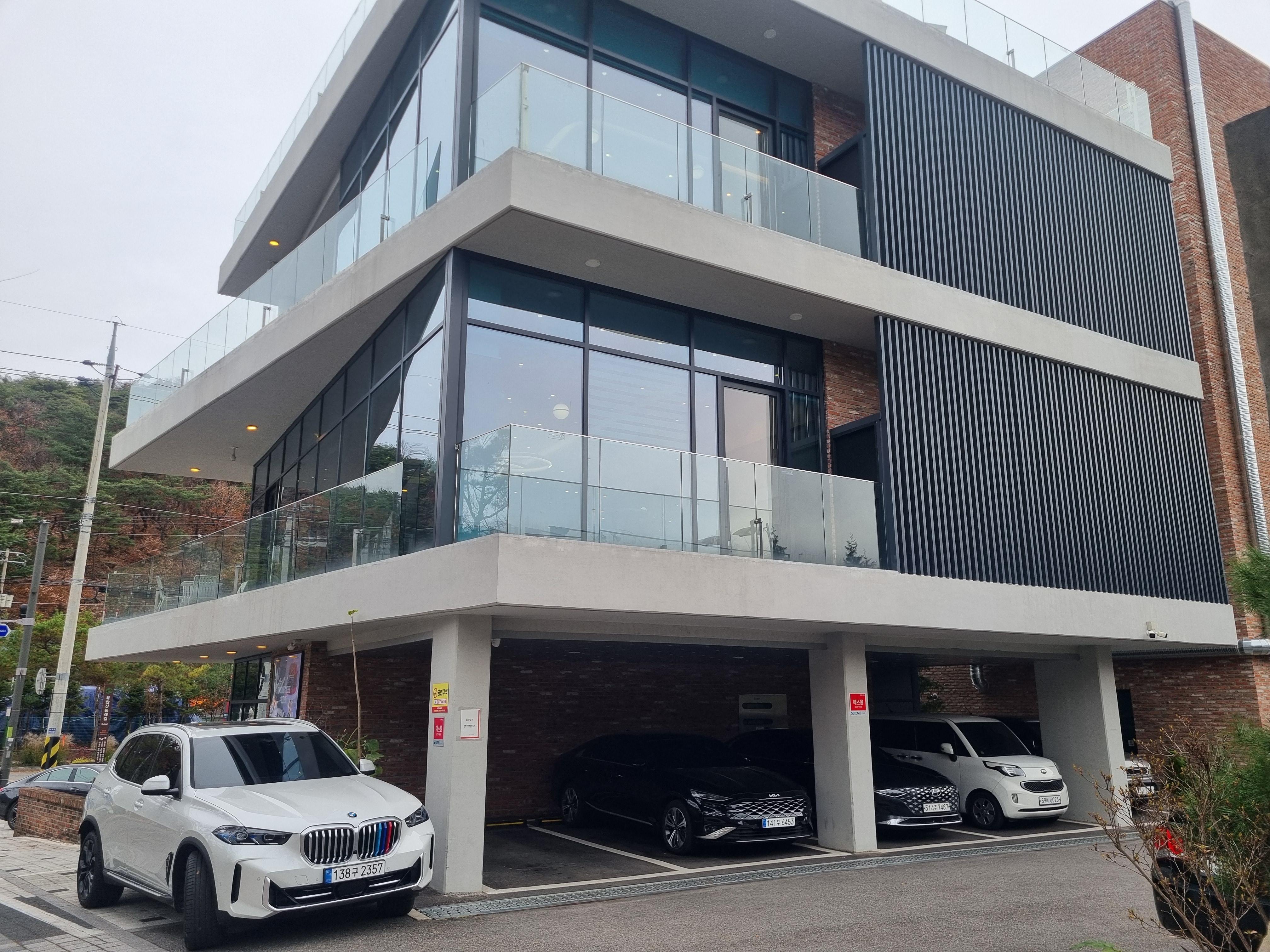 우이동 북한산둘레길 투썸플레이스 주차장