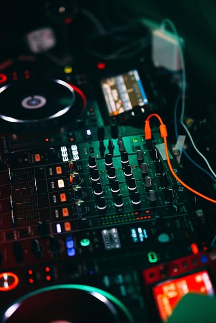 DJ 소프트웨어 비교: Serato, Rekordbox, Traktor, 그리고 Virtual DJ