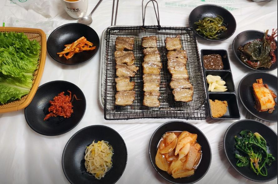 6시내고향 짚불삼겹구이 곱창국밥 전남 무안군 사창짚불구이