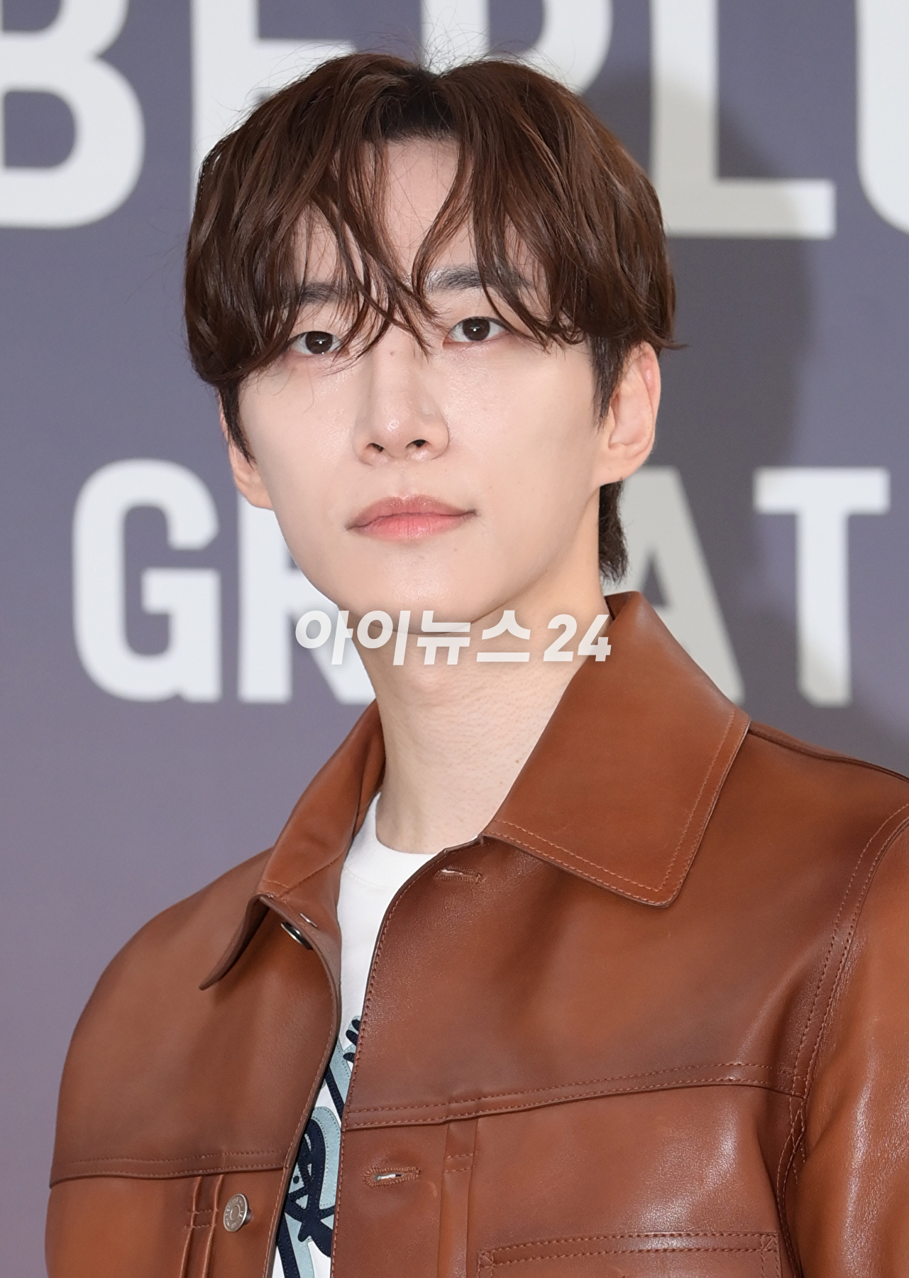 가수 겸 배우 이준호가 2일 오전 서울 성동구 성수동 비컨스튜디오에서 열린 벨루티(BERLUTI) FW23 프레스 프레젠테이션 포토콜 행사에 참석하고 있다. [사진=정소희 기자]