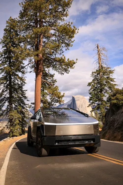 테슬라 사이버트럭의 모든 것 ❘ 미래지향적인 전기 픽업 트럭