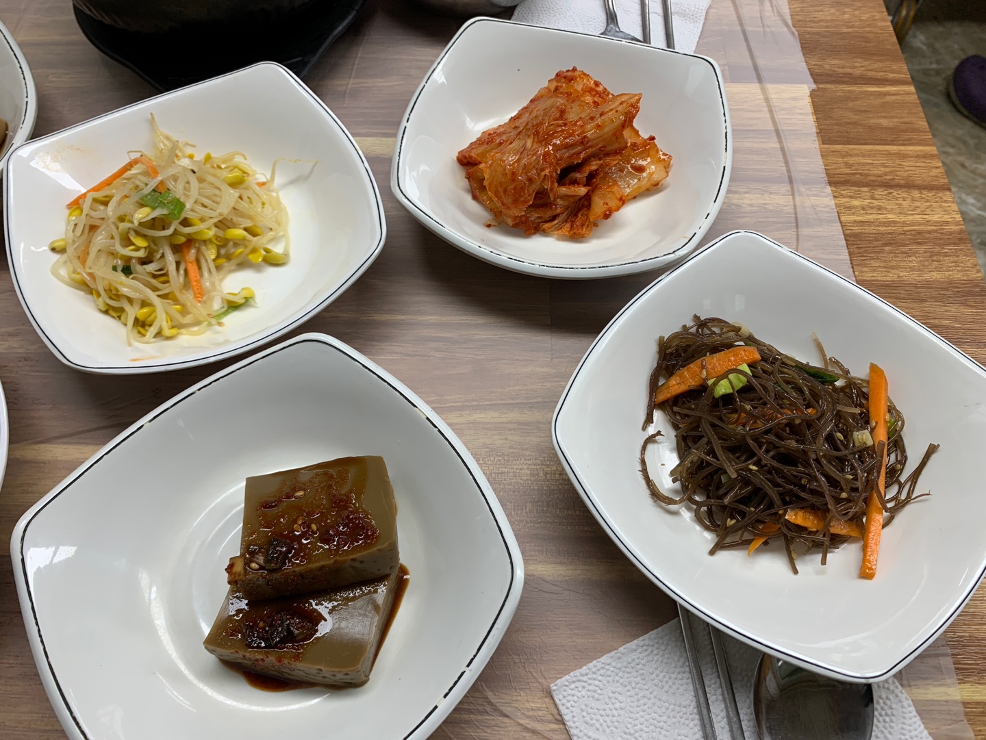 이학식당 밑반찬