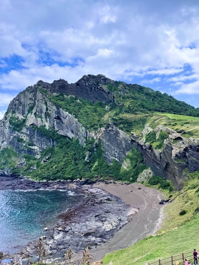 제주의 절벽 풍경 사진