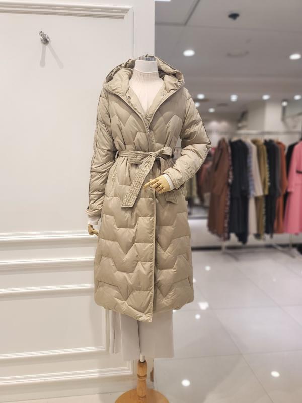 발렌시아 페미닌 후드 벨티드 롱 다운 점퍼 22age13