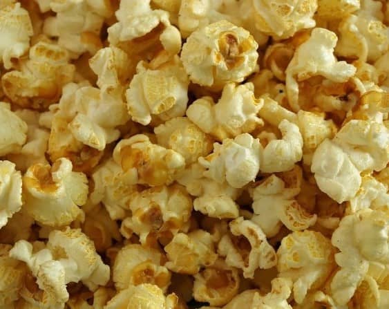 팝콘 일러스트 모습