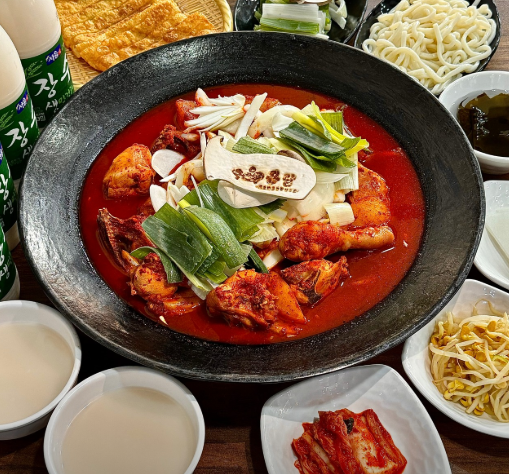 2TV 생생정보2504회 닭볶음탕 vs 통닭 맛집 총정리 (위치&middot;메뉴&middot;선택 기준)