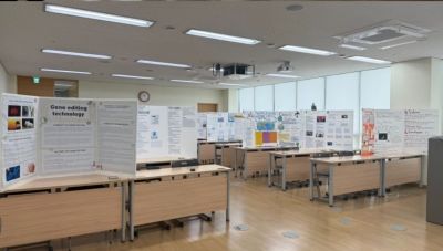 교양과목 활동 전시회 모습(출처: 하나고 홈페이지)