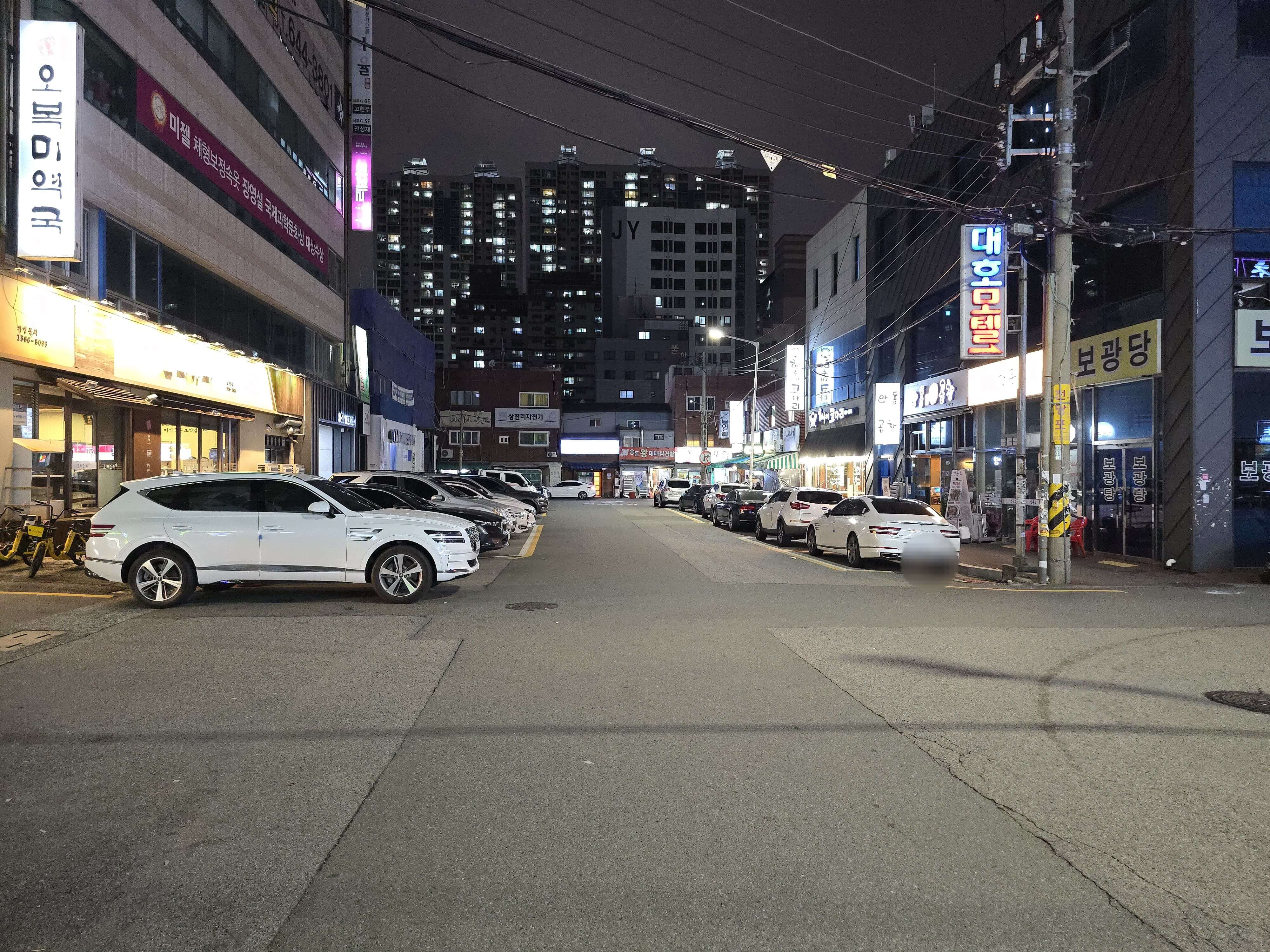 신부산빌딩 앞 공영주차장 모습