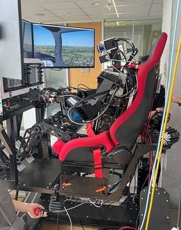 카이스트 , 세계 최초 휴머노이드 파일럿 개발 VIDEO: World-first robot pilot developed by Korean research team