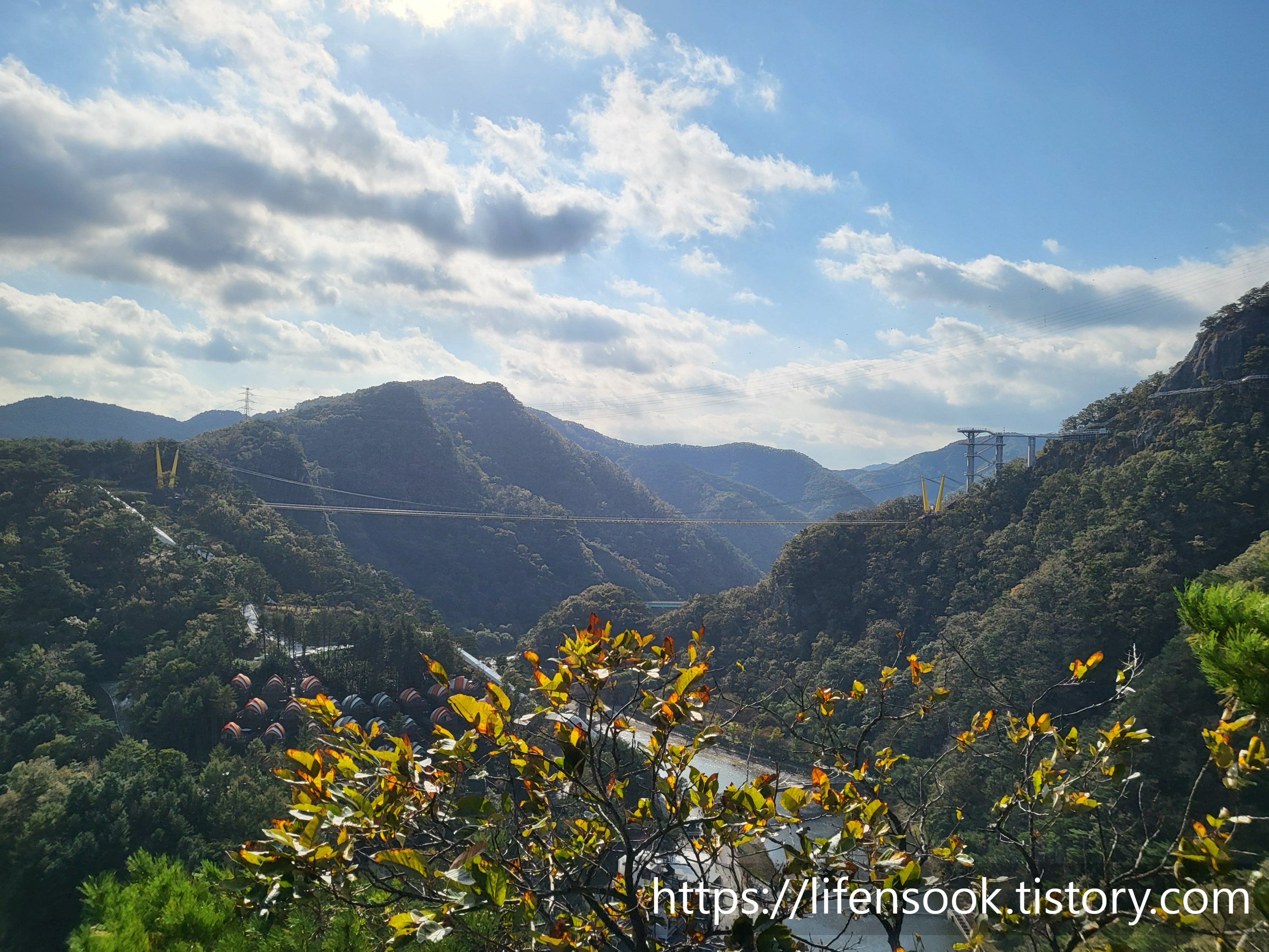 소금산 출렁다리에서 본 풍경