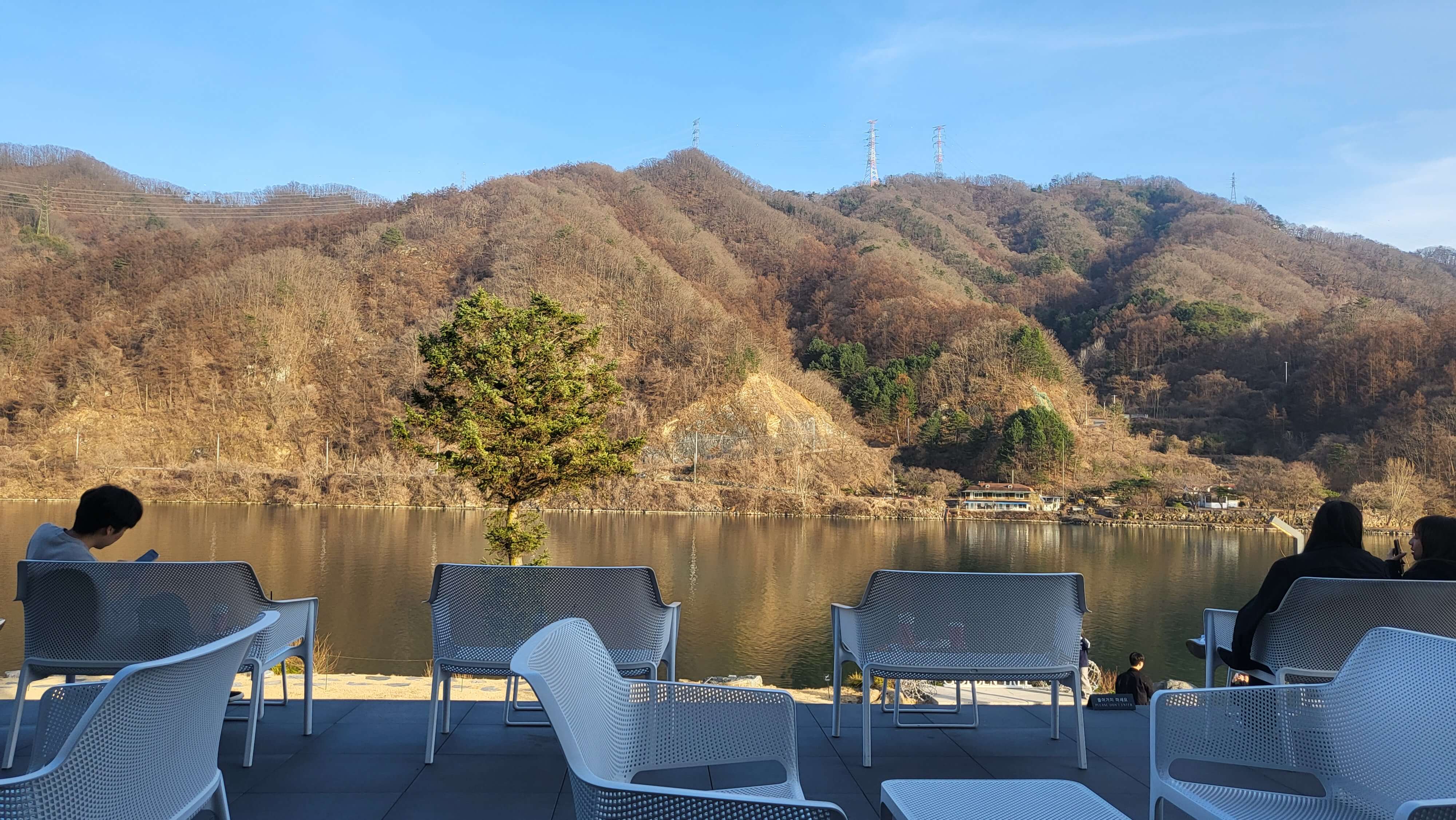 가평 리버뷰 카페 골든트리 