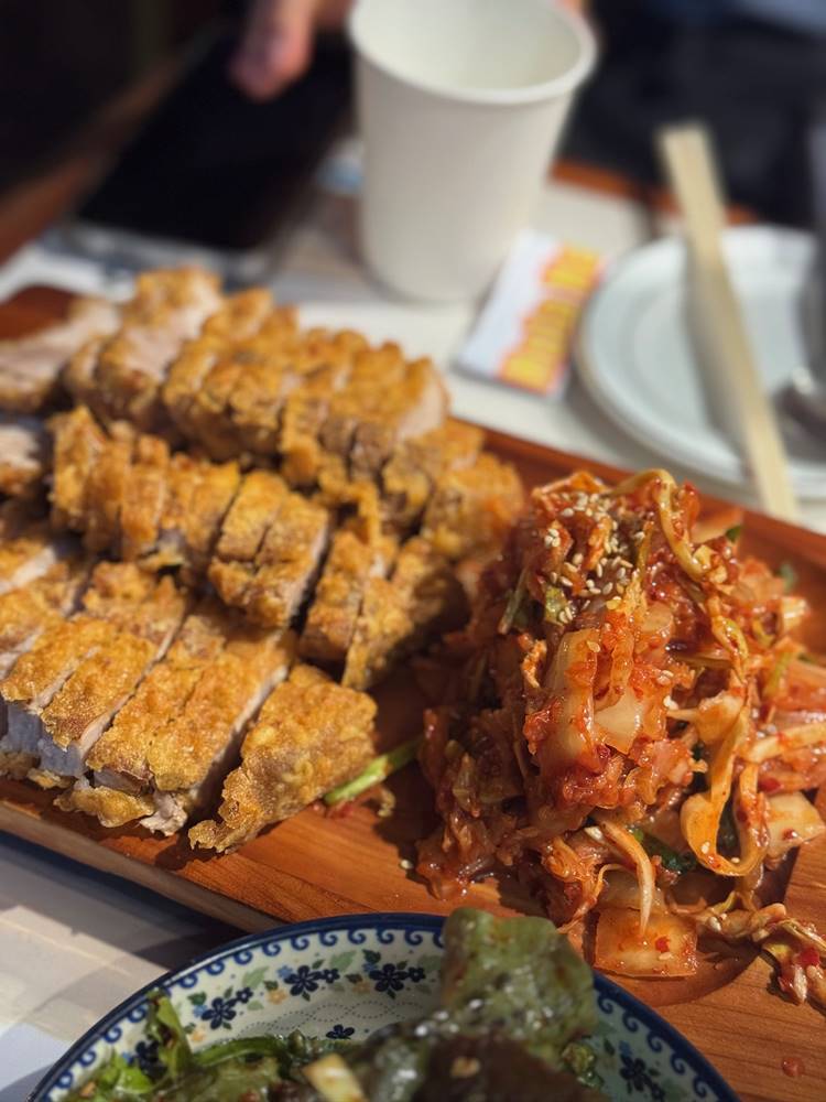 보쌈 튀김 및 김치