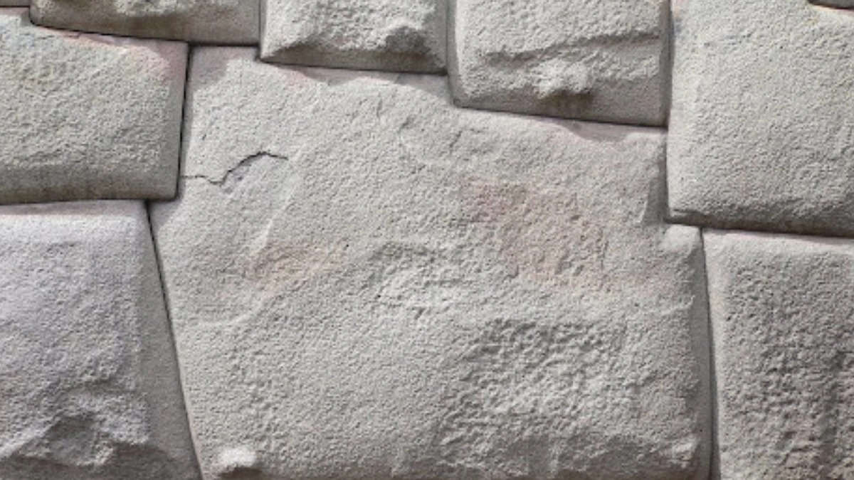 마추픽추 돌담처럼 빈틈 없는 구조는 광고가 들어갈 공간을 어렵게 만듭니다