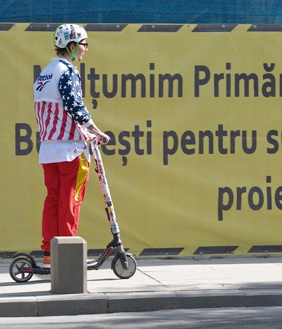 전동 킥보드 남자 안전모