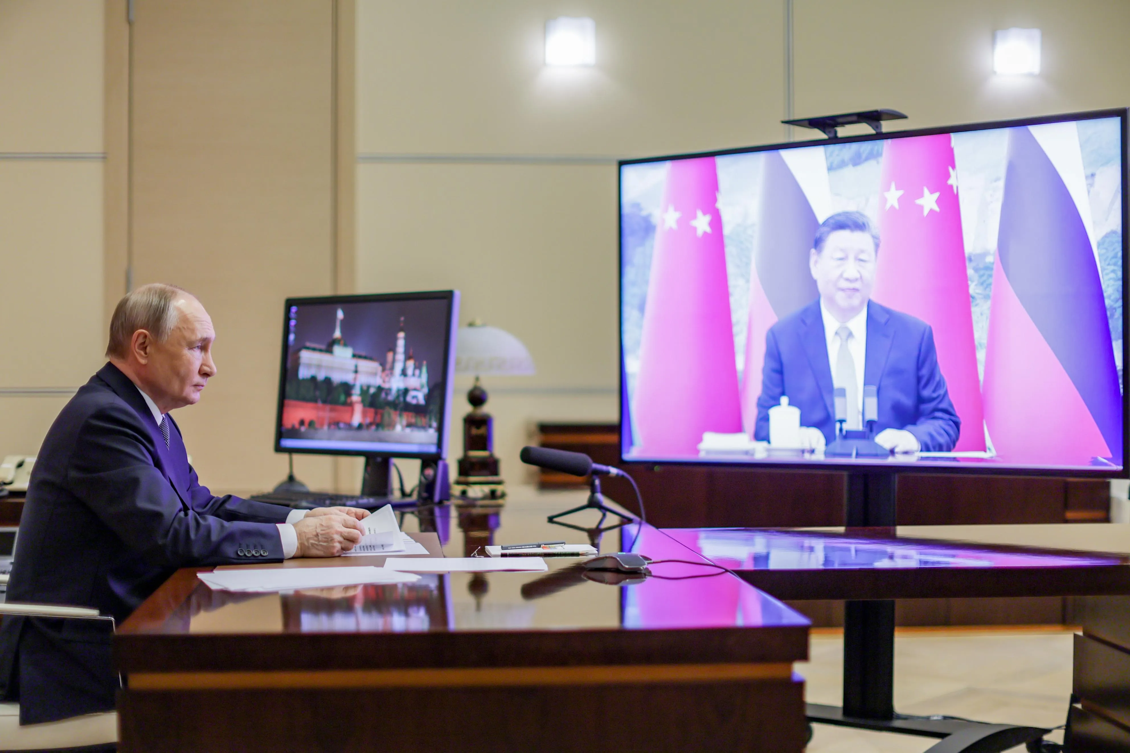 시진핑 주석과 푸틴 대통령의 화상통화 장면