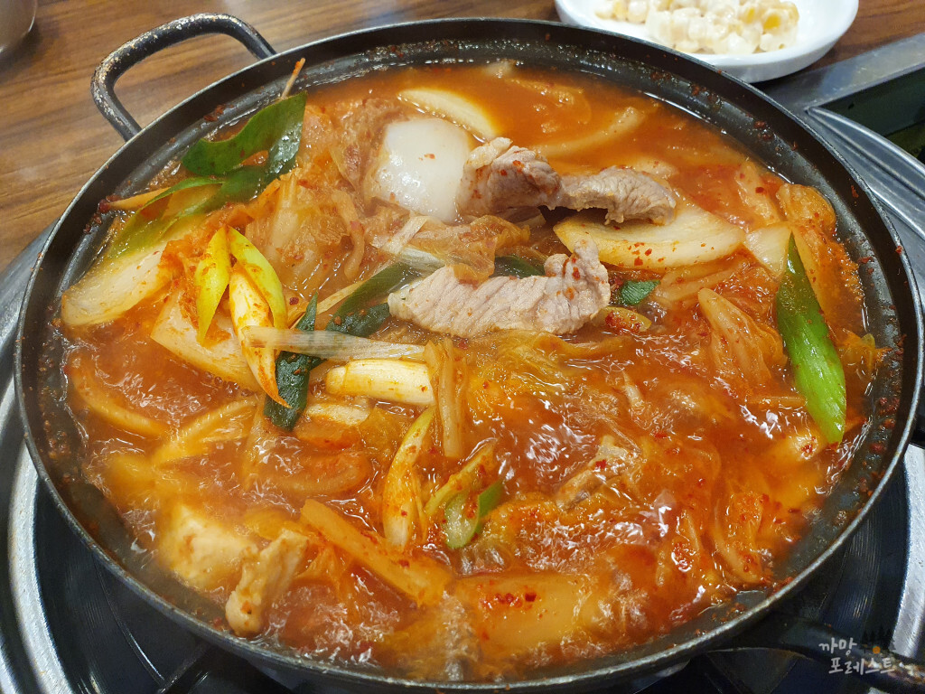 화성 석우동 집밥 김치찌개