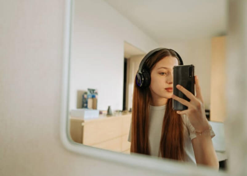 립스틱바르는꿈
화장지우는꿈