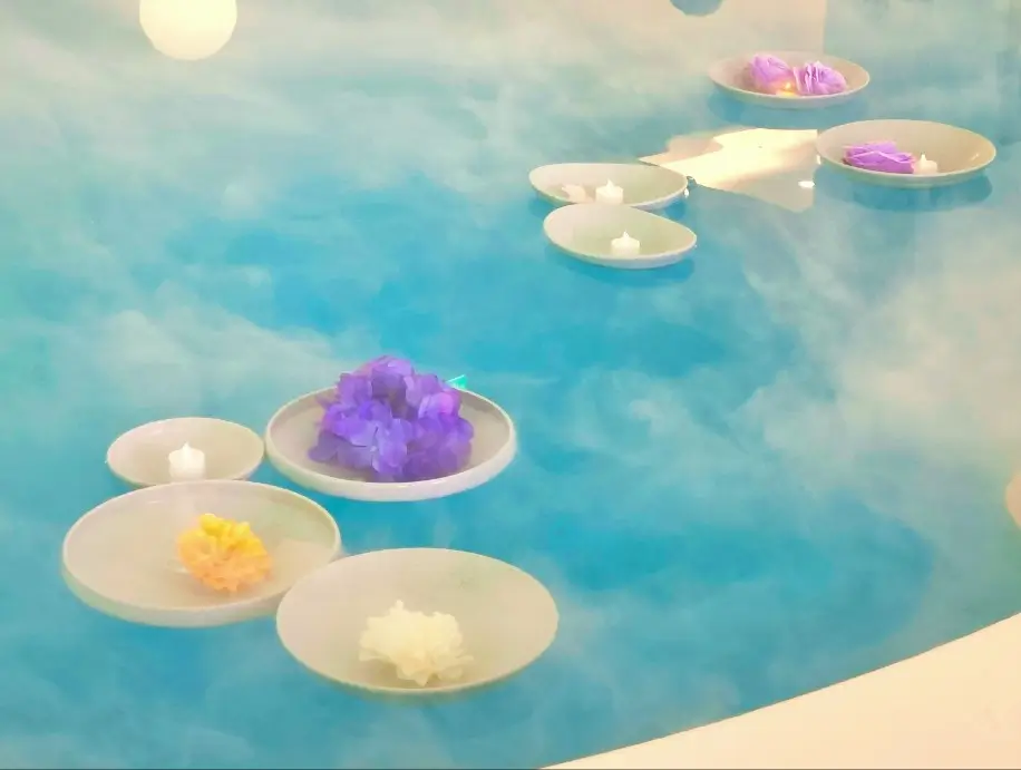 김포 라데아 카페: 깔끔한 감성과 야외 숲 정원의 편안함