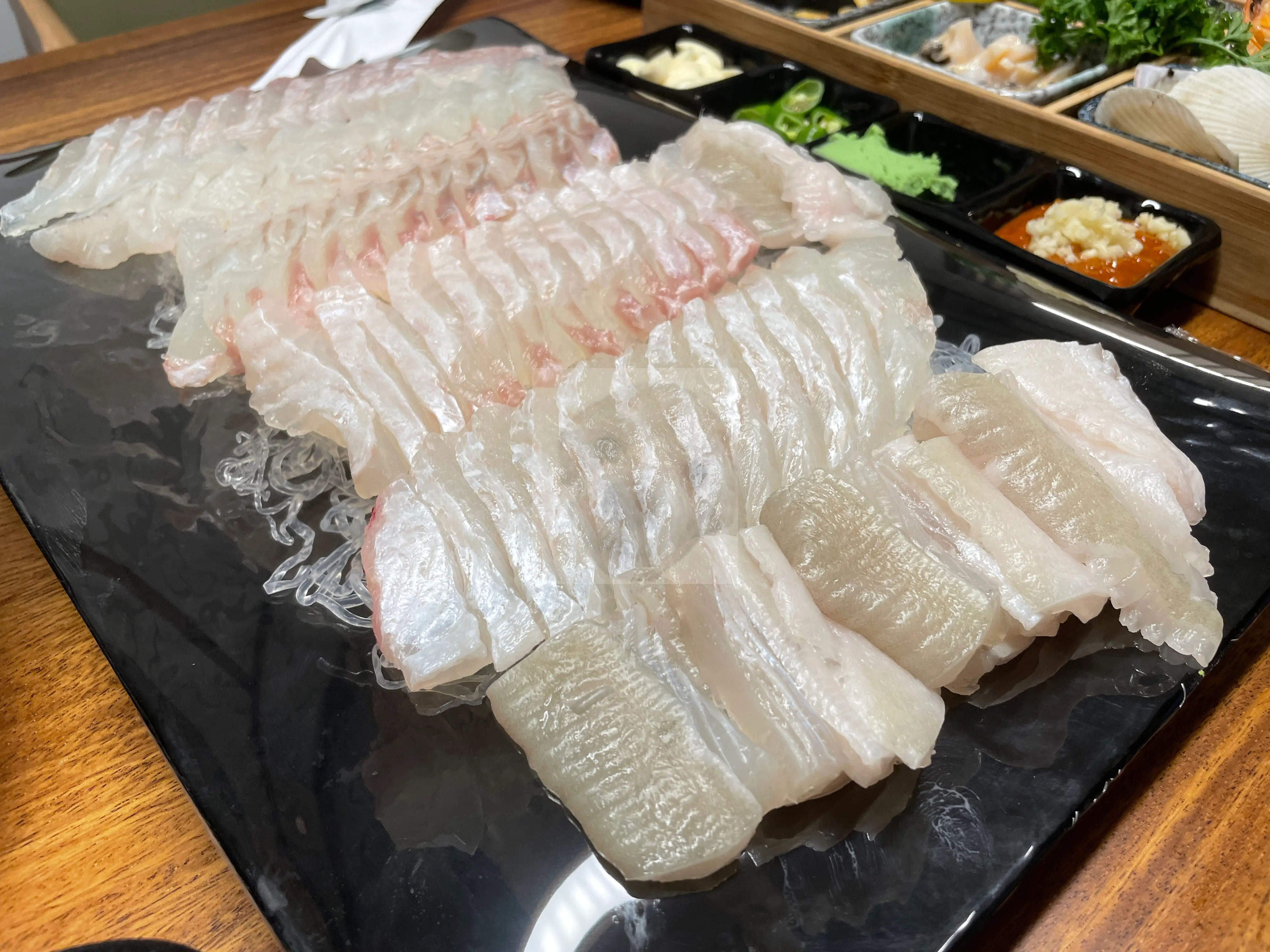 광어회 4인 사진